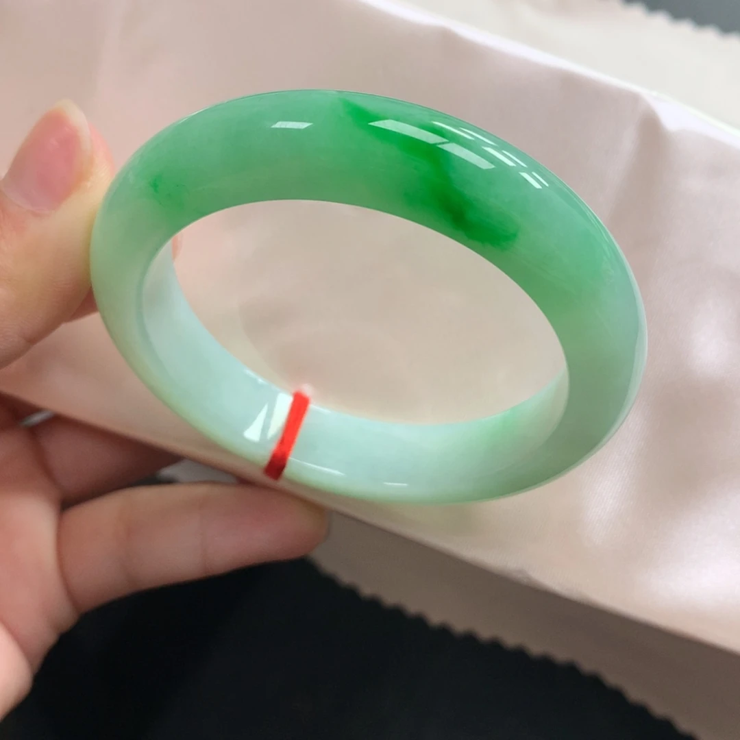 翡翠未镶嵌手镯21号53.8正辣阳绿上新（有包容）