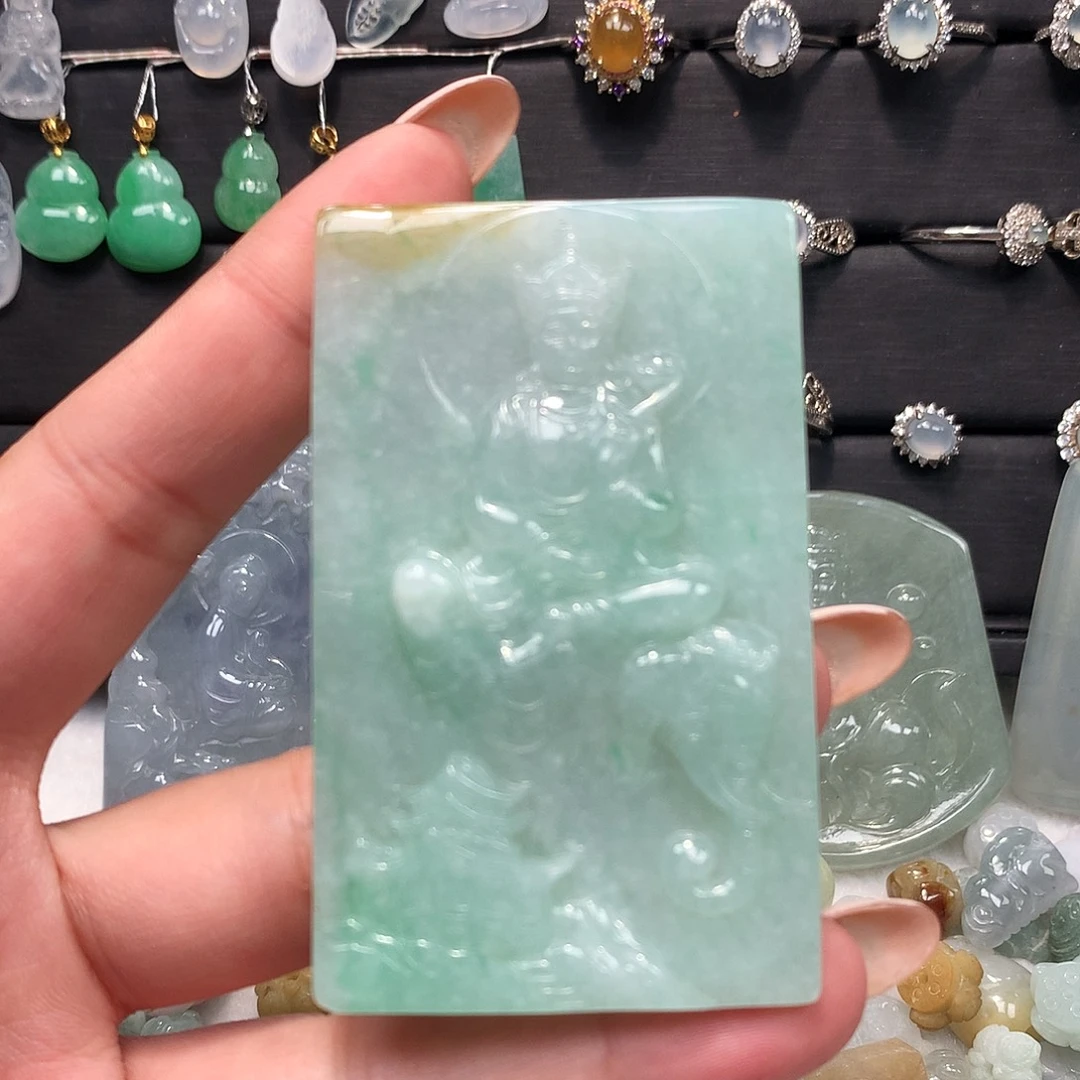 翡翠未镶嵌颈饰玉牌