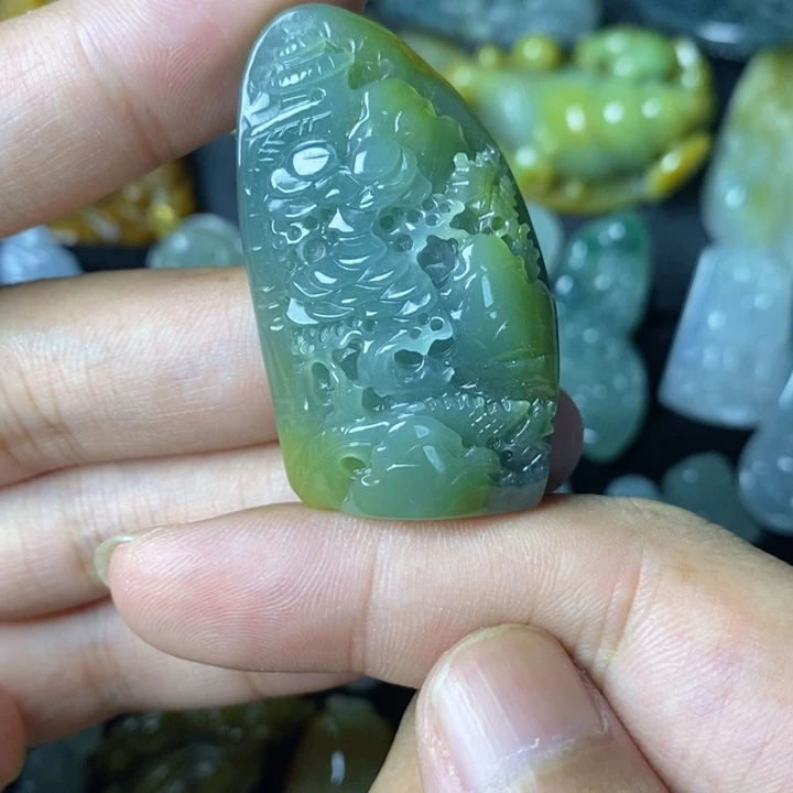 翡翠未镶嵌颈饰翡翠