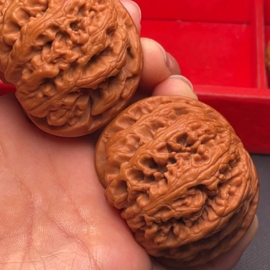 文玩核桃把件秦岭山脉核桃