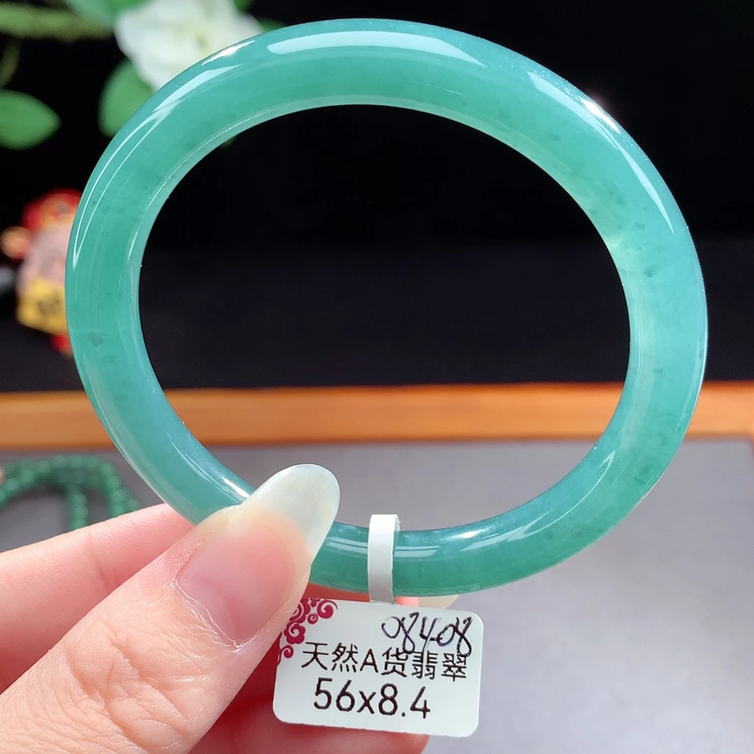 未镶嵌手镯（圆镯）翡翠