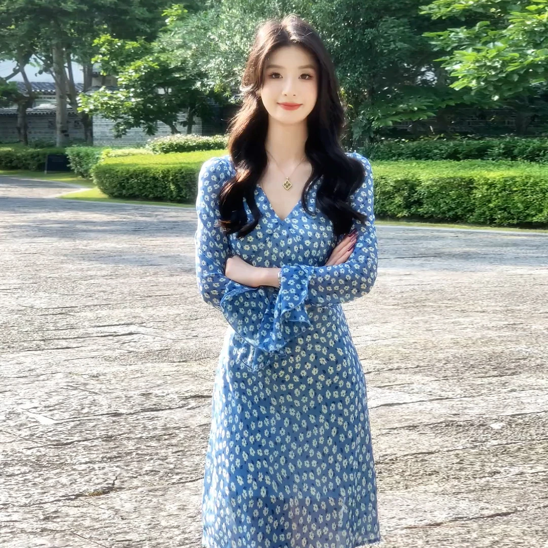 法式蓝色碎花长袖连衣裙早秋季2025新爆款小个子气质收腰长裙7087