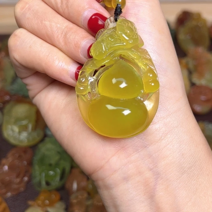 蛇纹石玉吊坠(赠链)未镶嵌