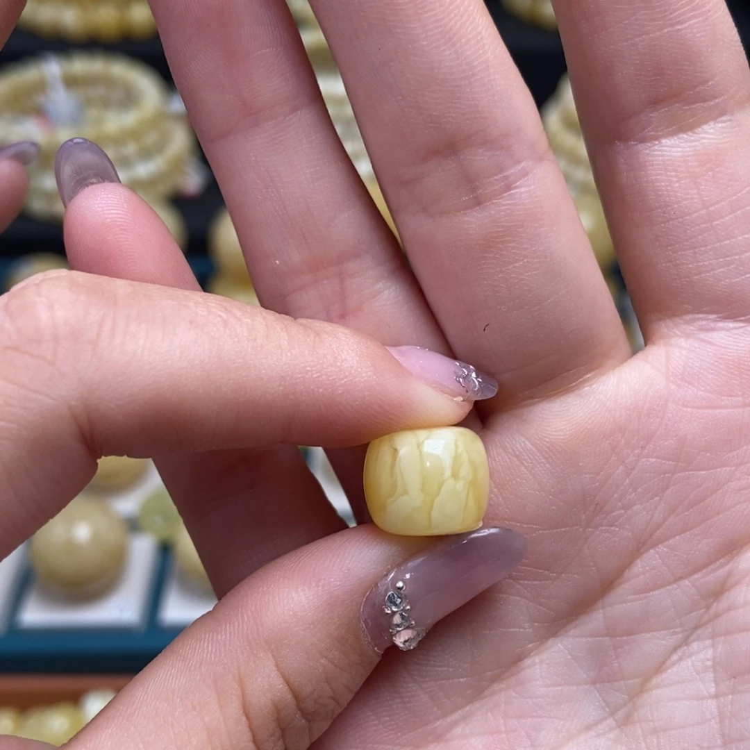 蜜蜡未镶嵌珠宝奇石12.2*10mm