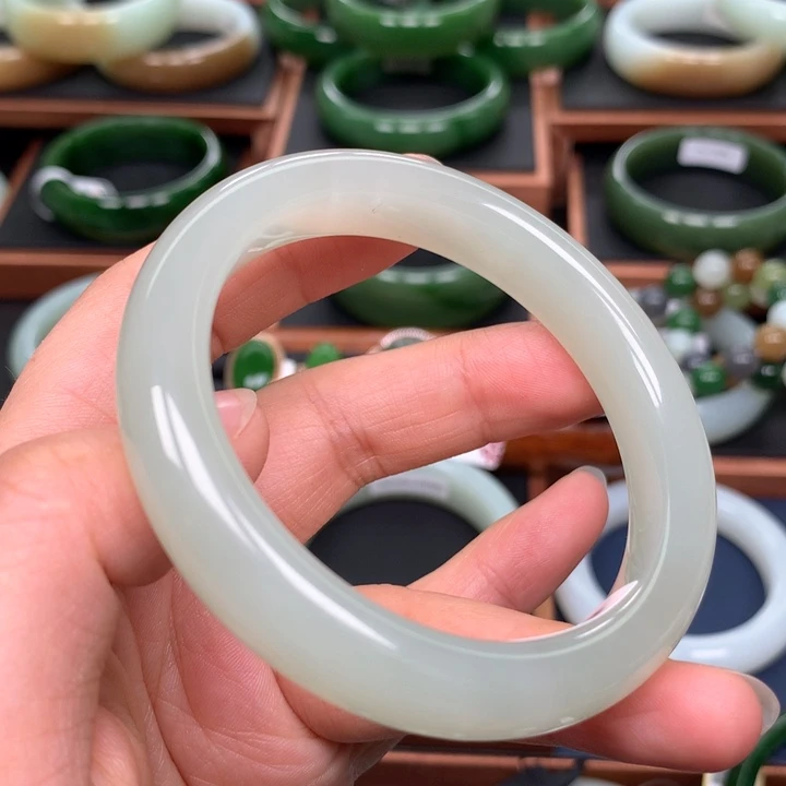 和田玉手镯未镶嵌57