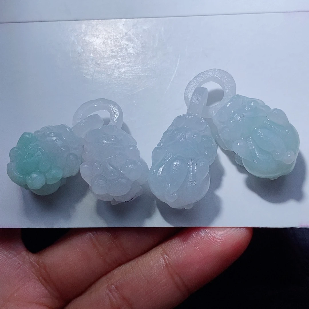 D***u定制翡翠未镶嵌翡翠