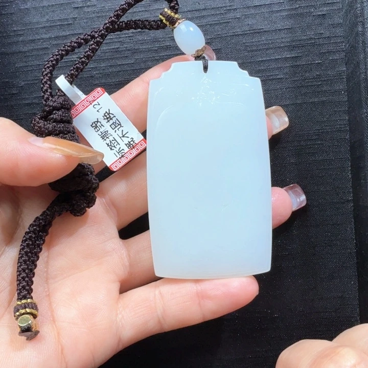 颈饰未镶嵌和田玉昆****隐