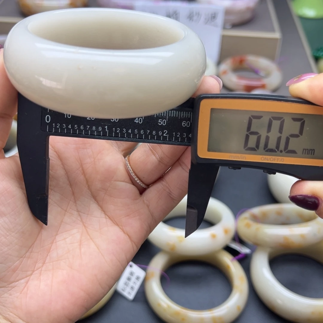 石英质玉（佘太翠）未镶嵌手镯手链吊坠