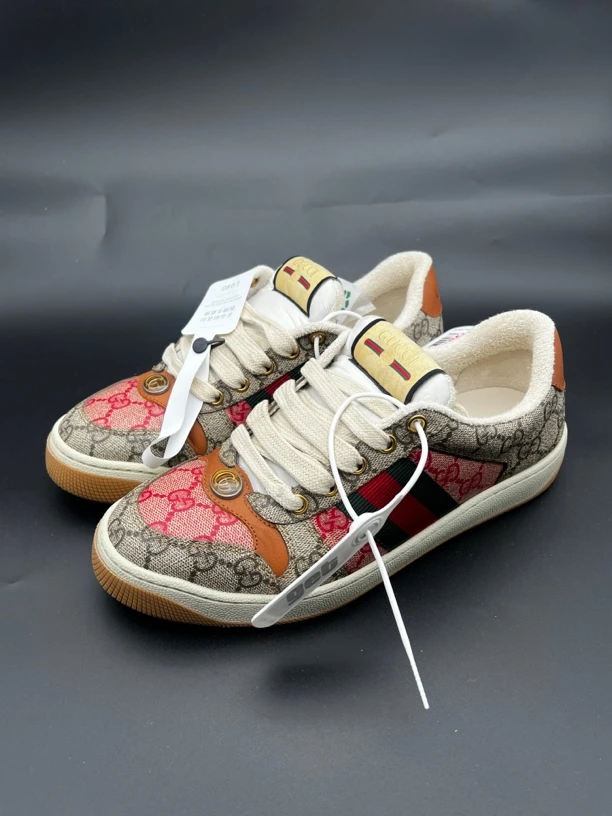 99新 GUCCI/古驰 37.5新年系列兔年限定低帮板鞋 乌米色 奢l040