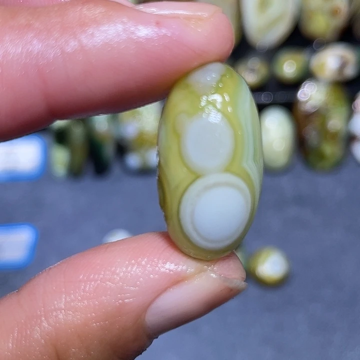 玛瑙/玉髓未镶嵌珠宝奇石