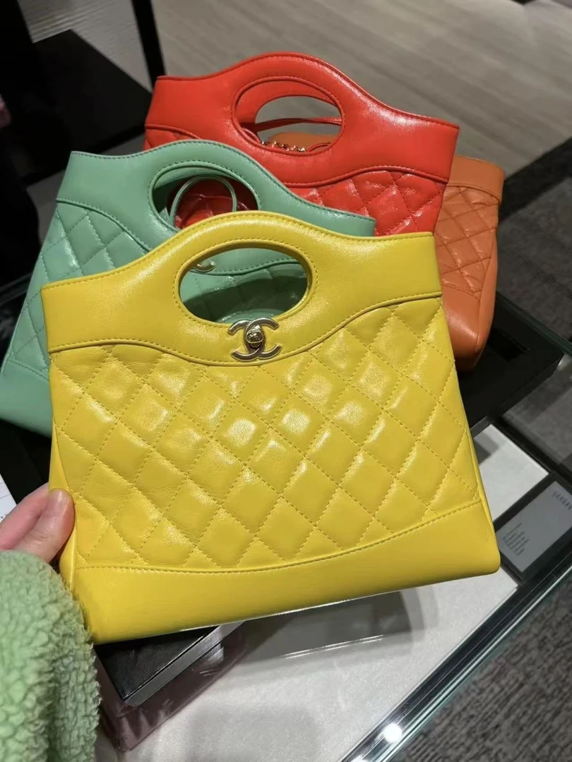 95新 Chanel/香奈儿 展会外场！黄色mini 31bag包