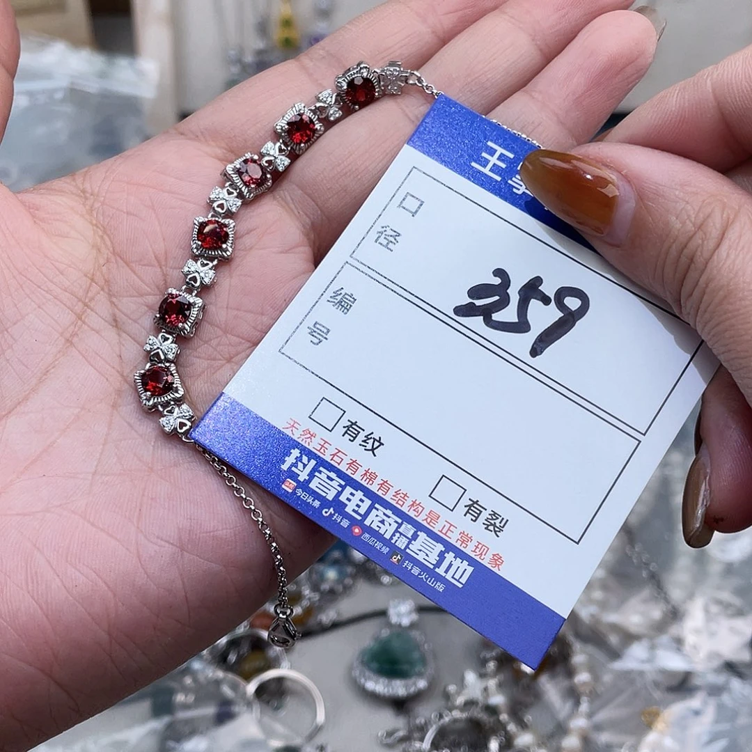 银S925镶嵌颈饰石榴石