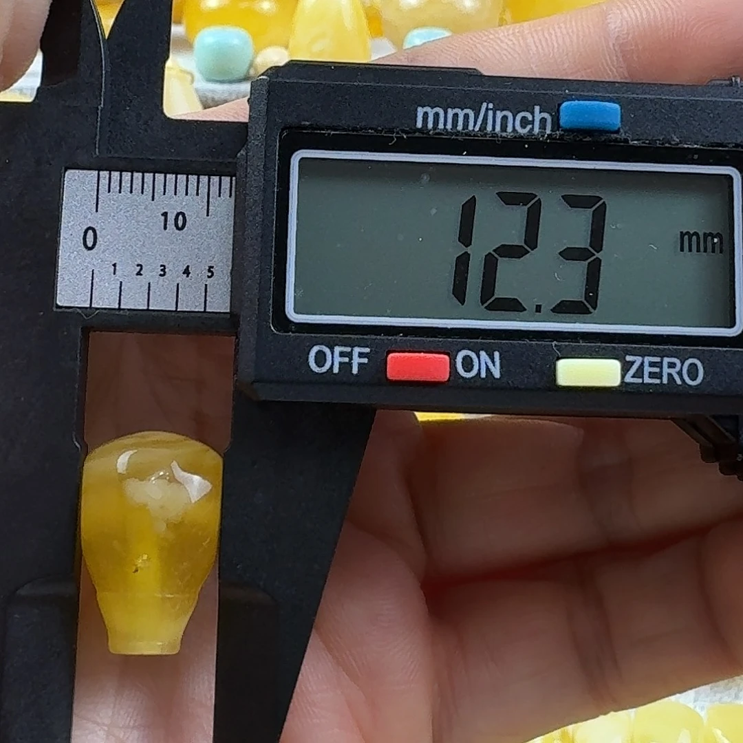 蜜蜡未镶嵌裸石30杂