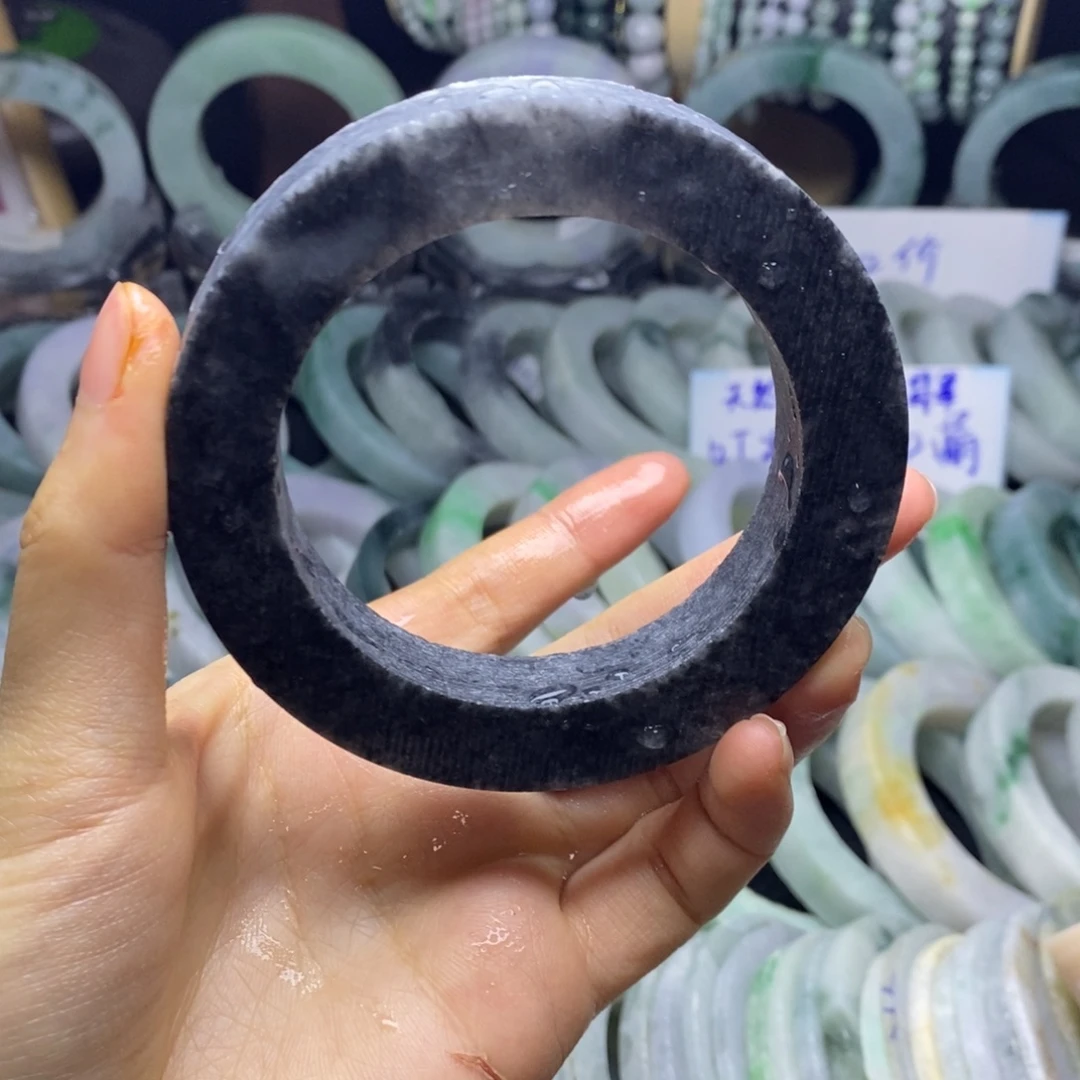 J***@定制翡翠未镶嵌手镯