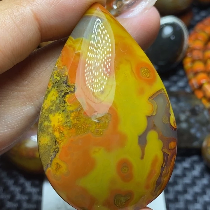 玛瑙/玉髓颈饰未镶嵌流**下