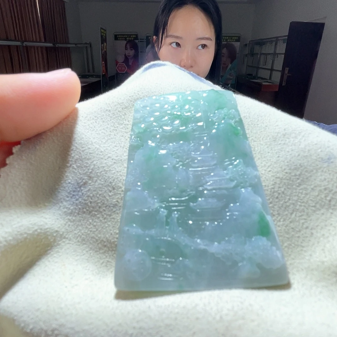 翡翠未镶嵌颈饰一