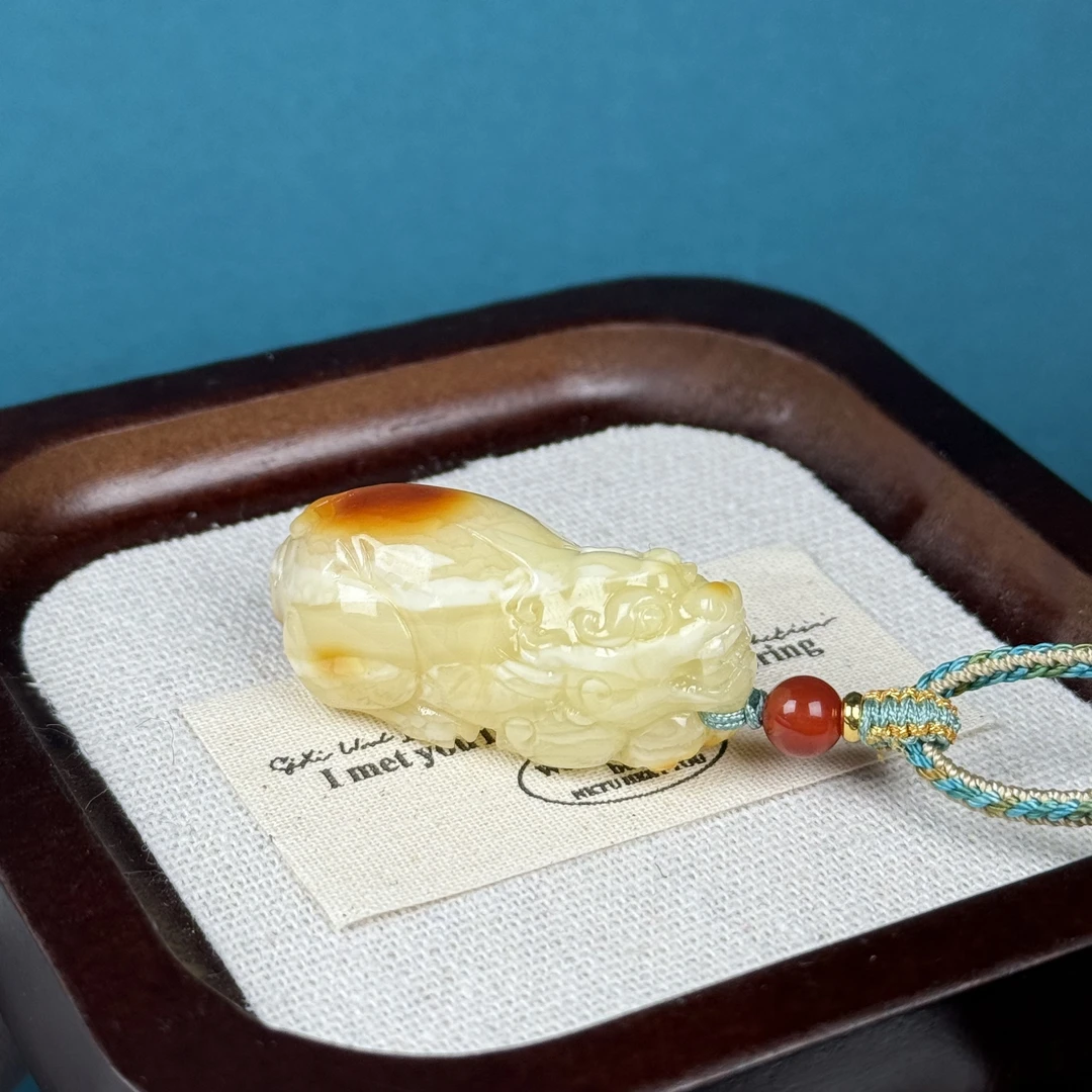 Y7104天然原矿蜜蜡 雕刻貔貅 21*41*16.7mm支持复检假一罚十