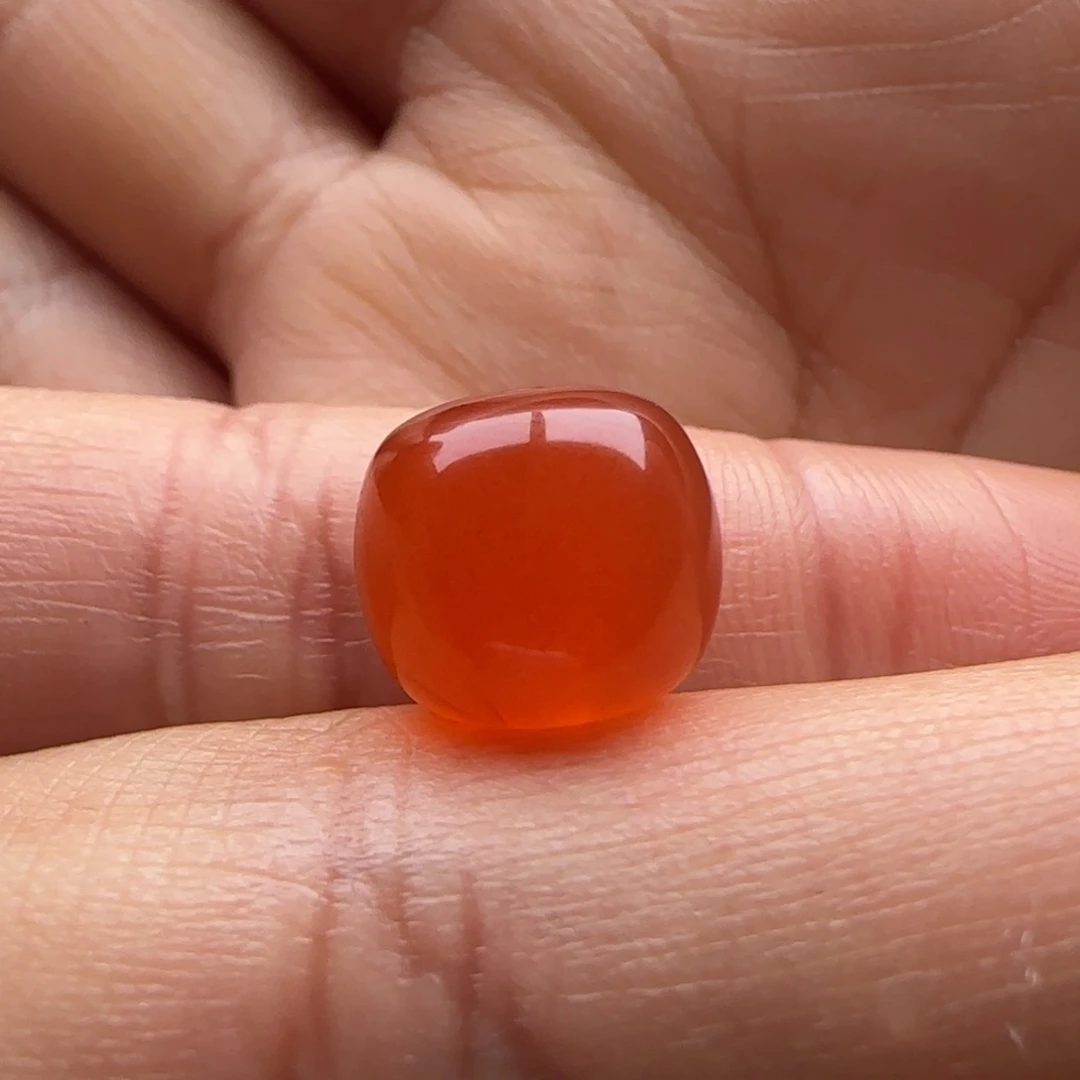 南红玛瑙老型11.2x 10未镶嵌行****㊏孔皮裂