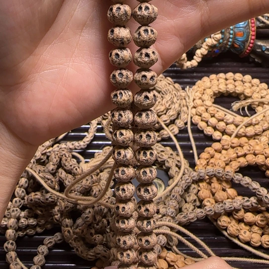 J***h柏香籽/百香籽吊坠