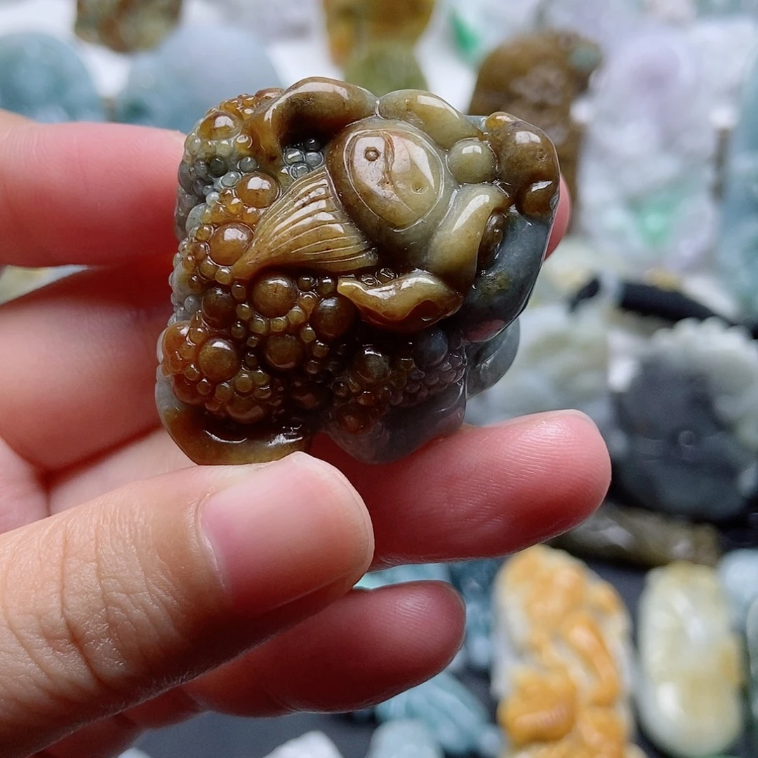 葛***翡翠未镶嵌颈饰翡翠