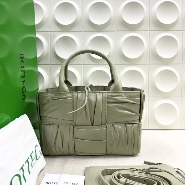 未使用/包包/葆蝶家/250627SW0005