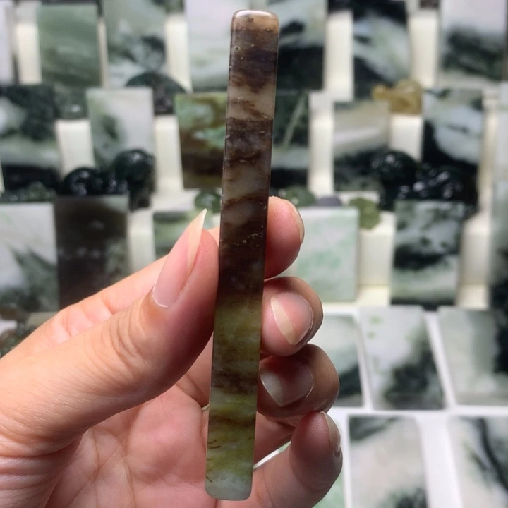 独山玉未镶嵌颈饰