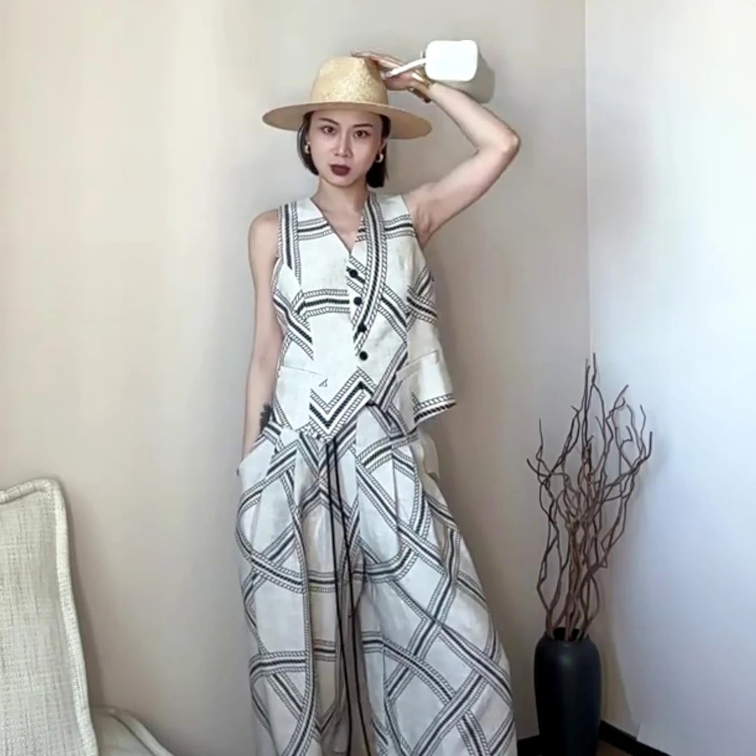VOCKOO官方2025夏季穿搭一整套法式清冷松弛感休闲老钱风印花马甲