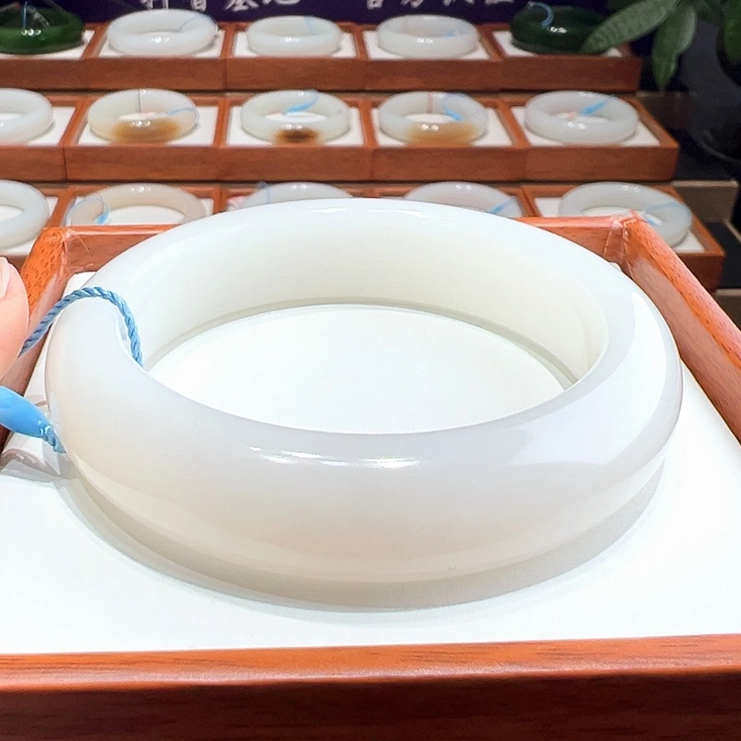 和田玉手镯55 56未镶嵌