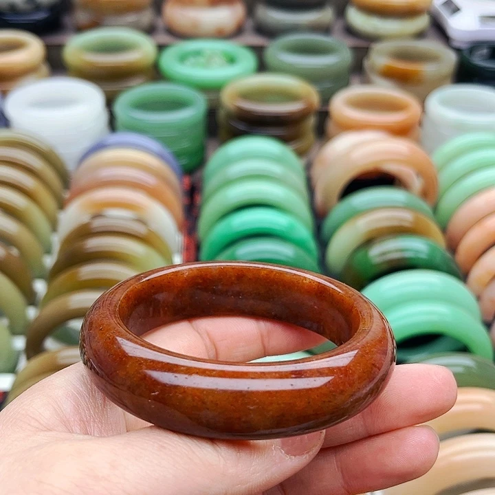 未镶嵌手镯（圆镯）石英质玉