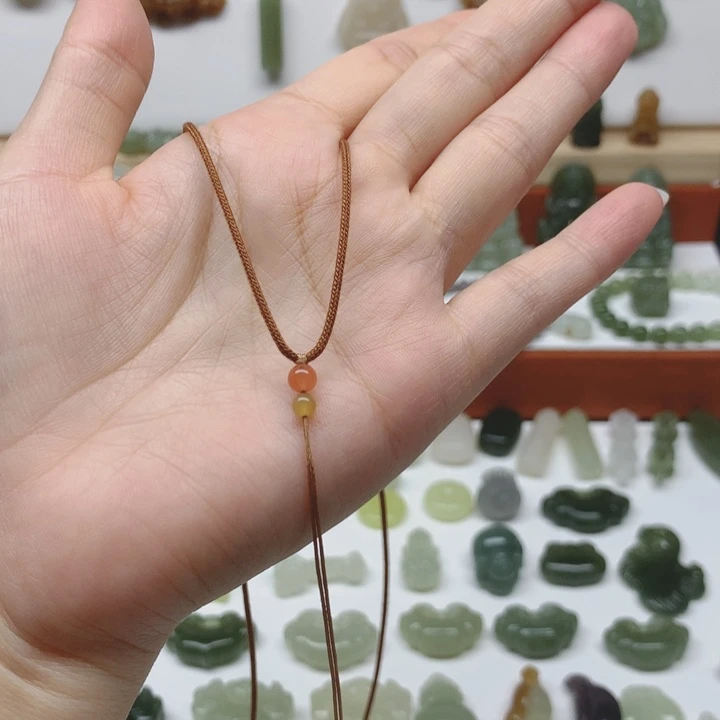 ****七颈饰未镶嵌和田玉