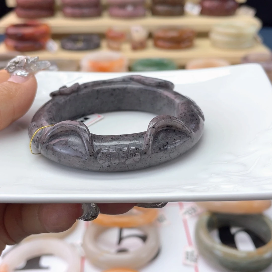 A***妍石英岩玉手镯未镶嵌