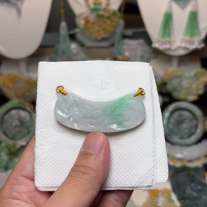 翡翠未镶嵌颈饰吊坠