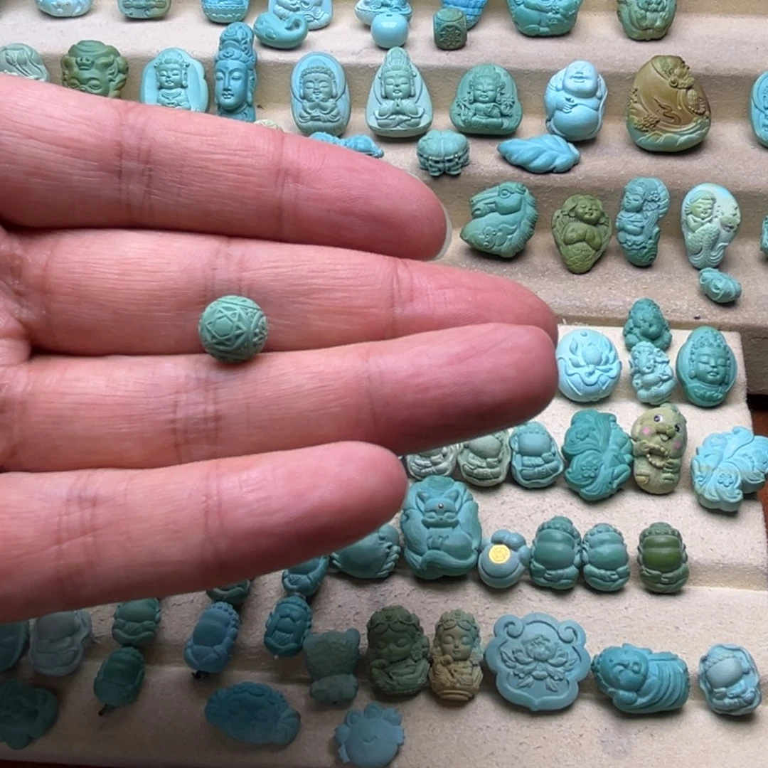 未镶嵌绿松石颈饰