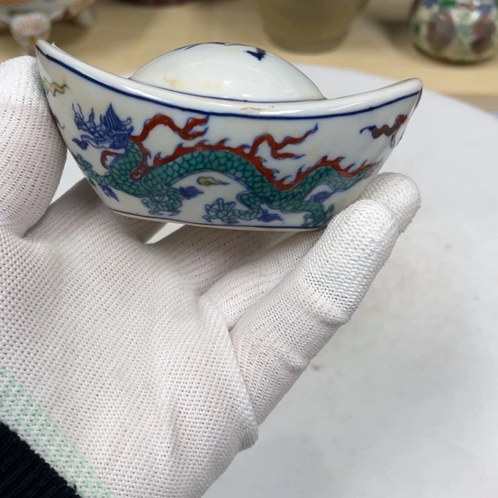 陶瓷斗彩龙纹物件