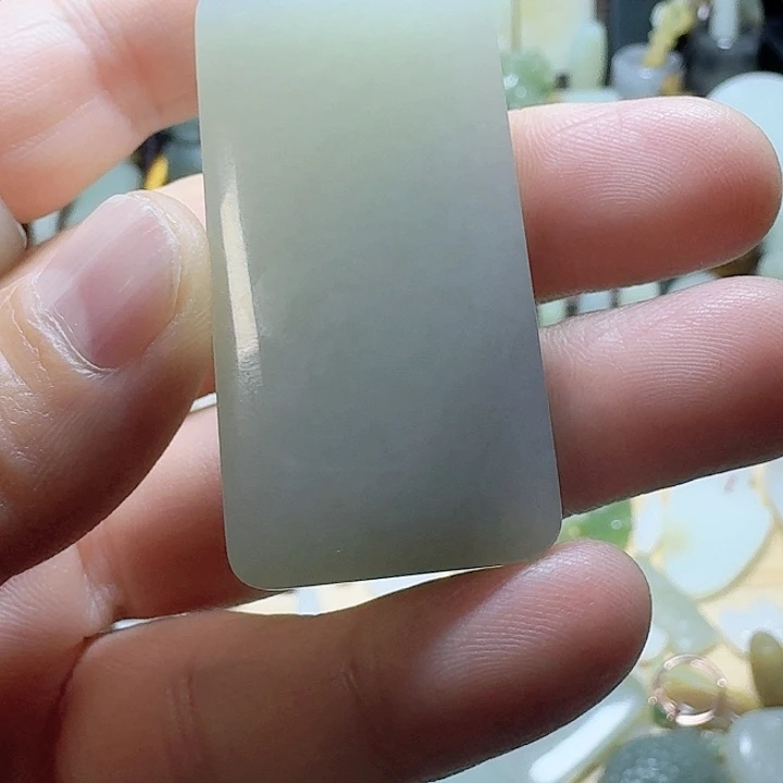 清***。和田玉未镶嵌颈饰