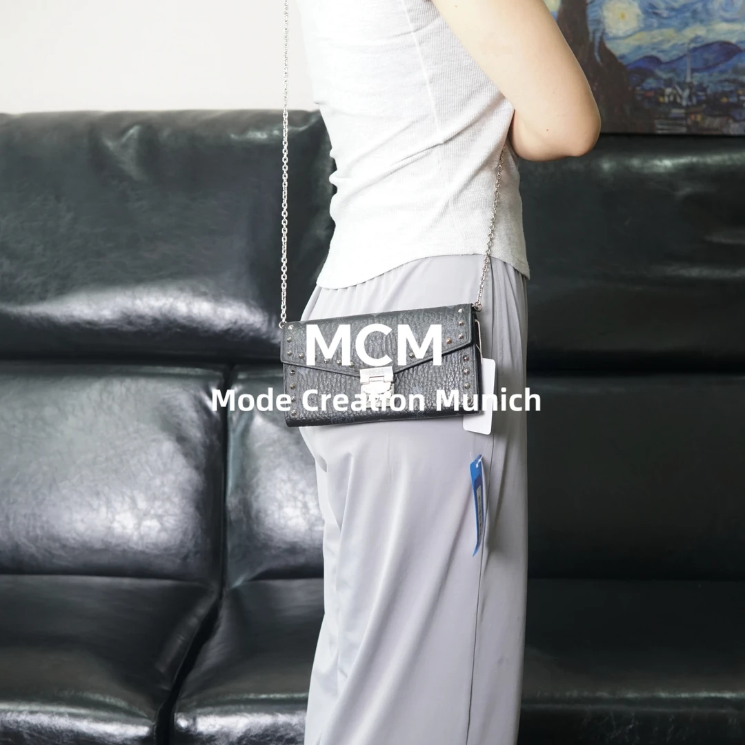 95新 MCM 黑色铆钉单肩包/SD05529008/9008