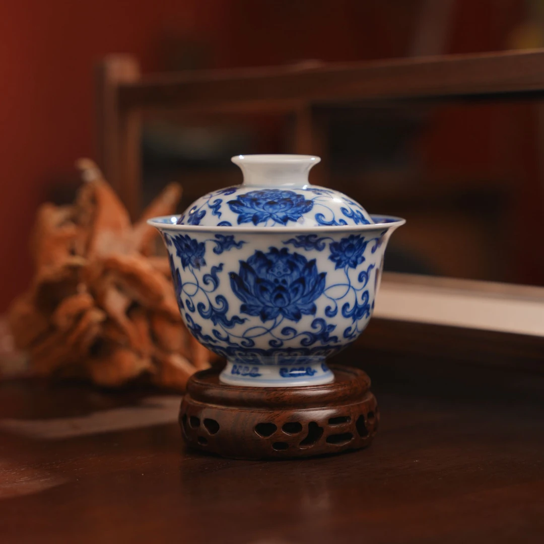 望月怀古青花缠枝莲花盖碗手工手绘瓷器