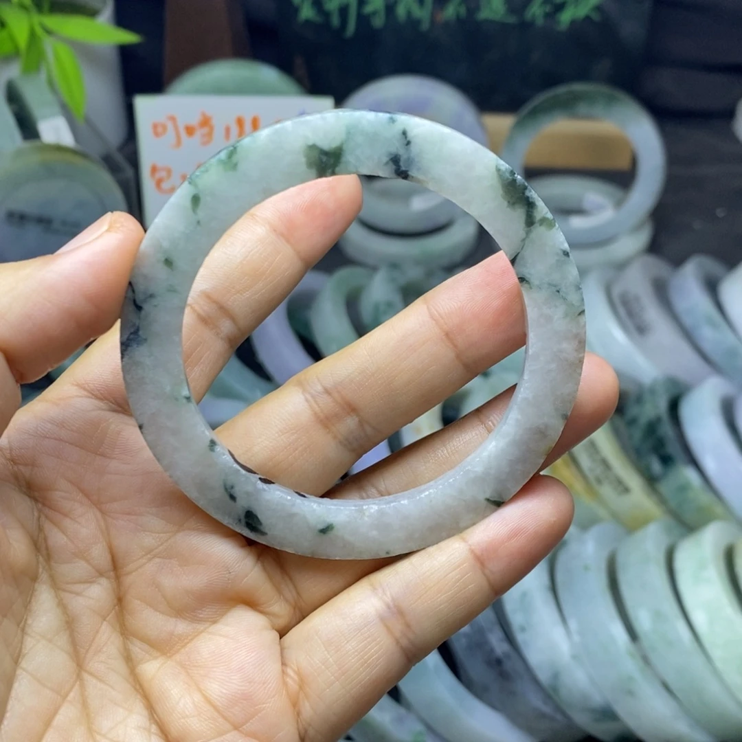 定制翡翠未镶嵌手镯