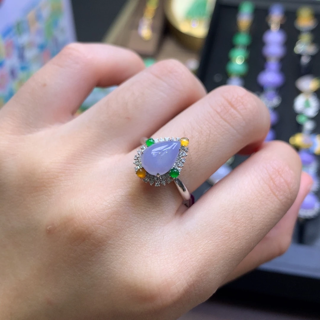 翡翠18K金镶嵌颈饰翡翠