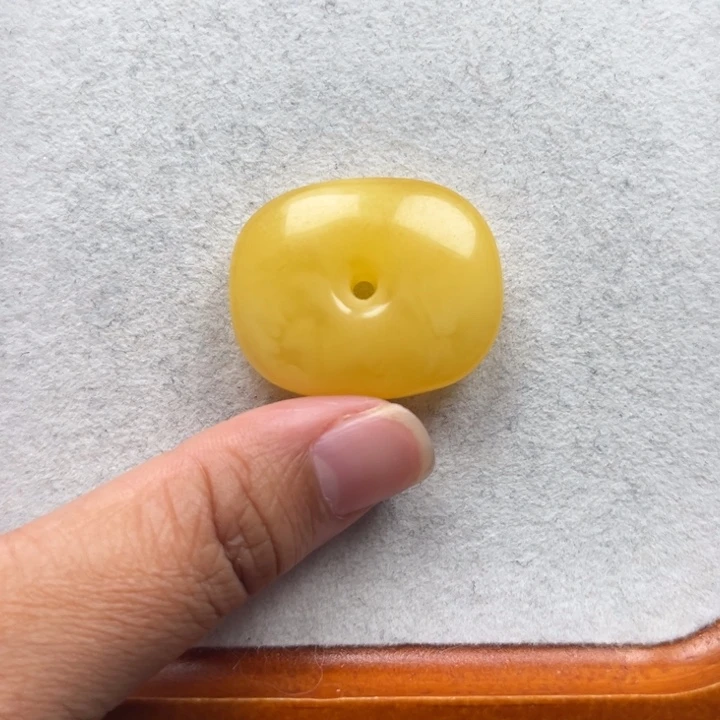 琥珀未镶嵌珠宝奇石M14号鸡油黄