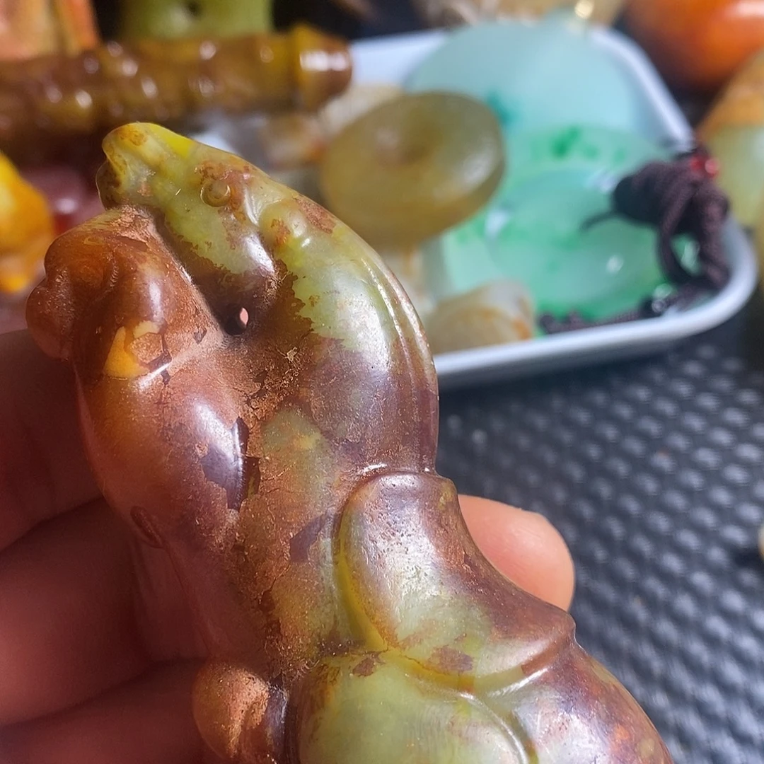 蛇纹石玉合金颈饰