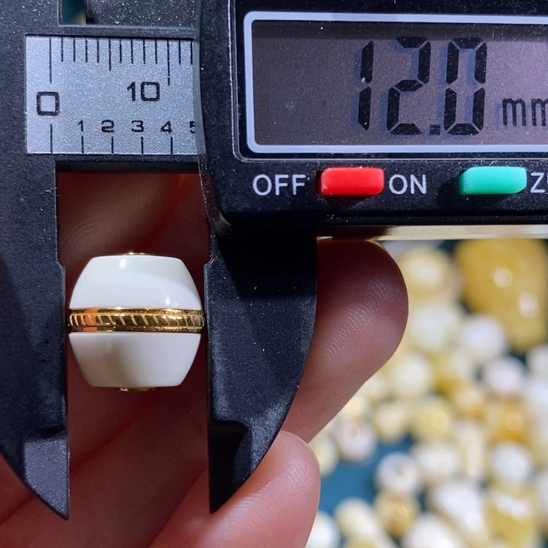 蜜蜡裸石未镶嵌配饰