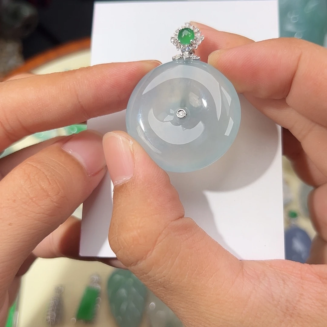 颈饰18K金镶嵌翡翠冰胶蓝底冰种翡翠平安扣吊坠33*6.8mm