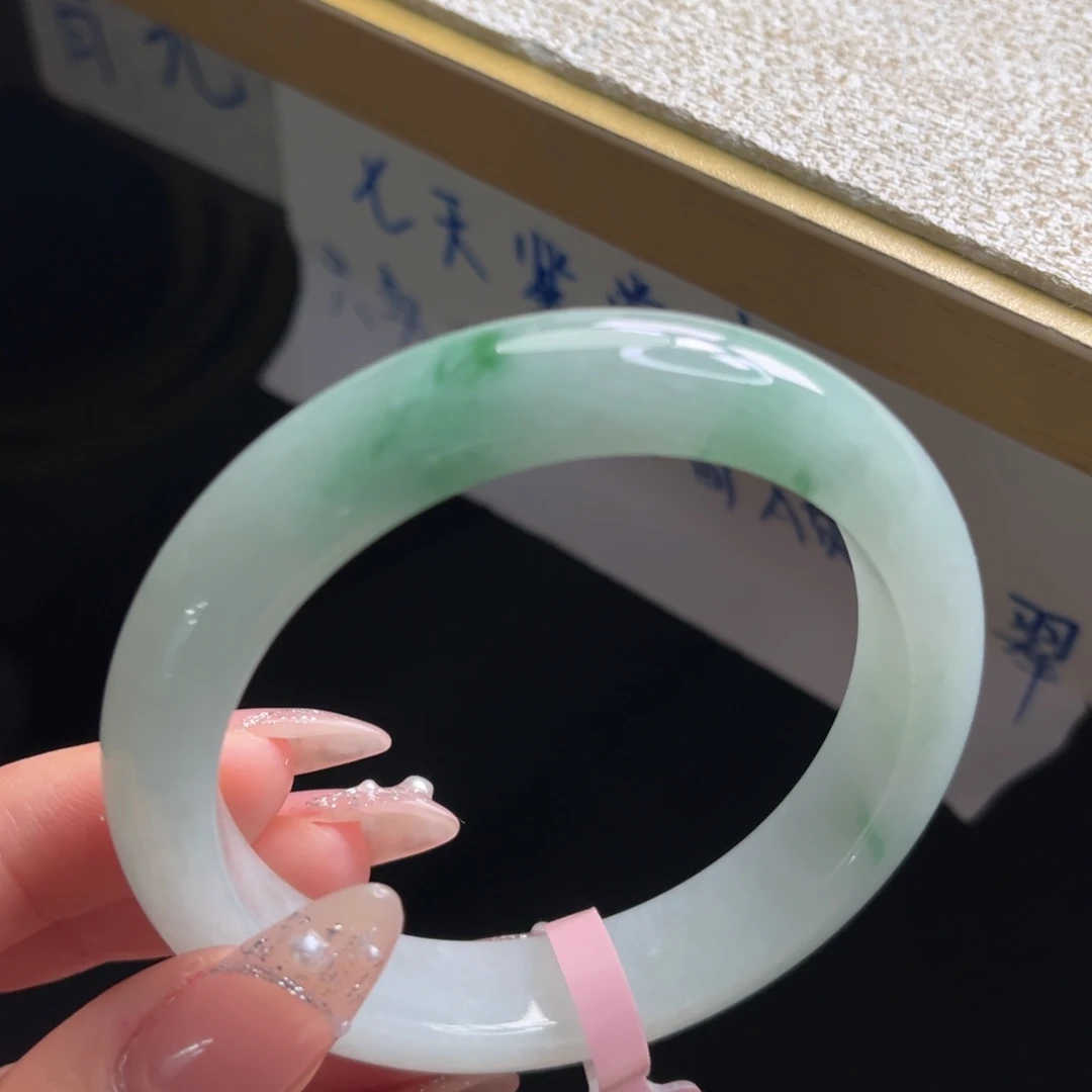 翡翠未镶嵌手镯手镯