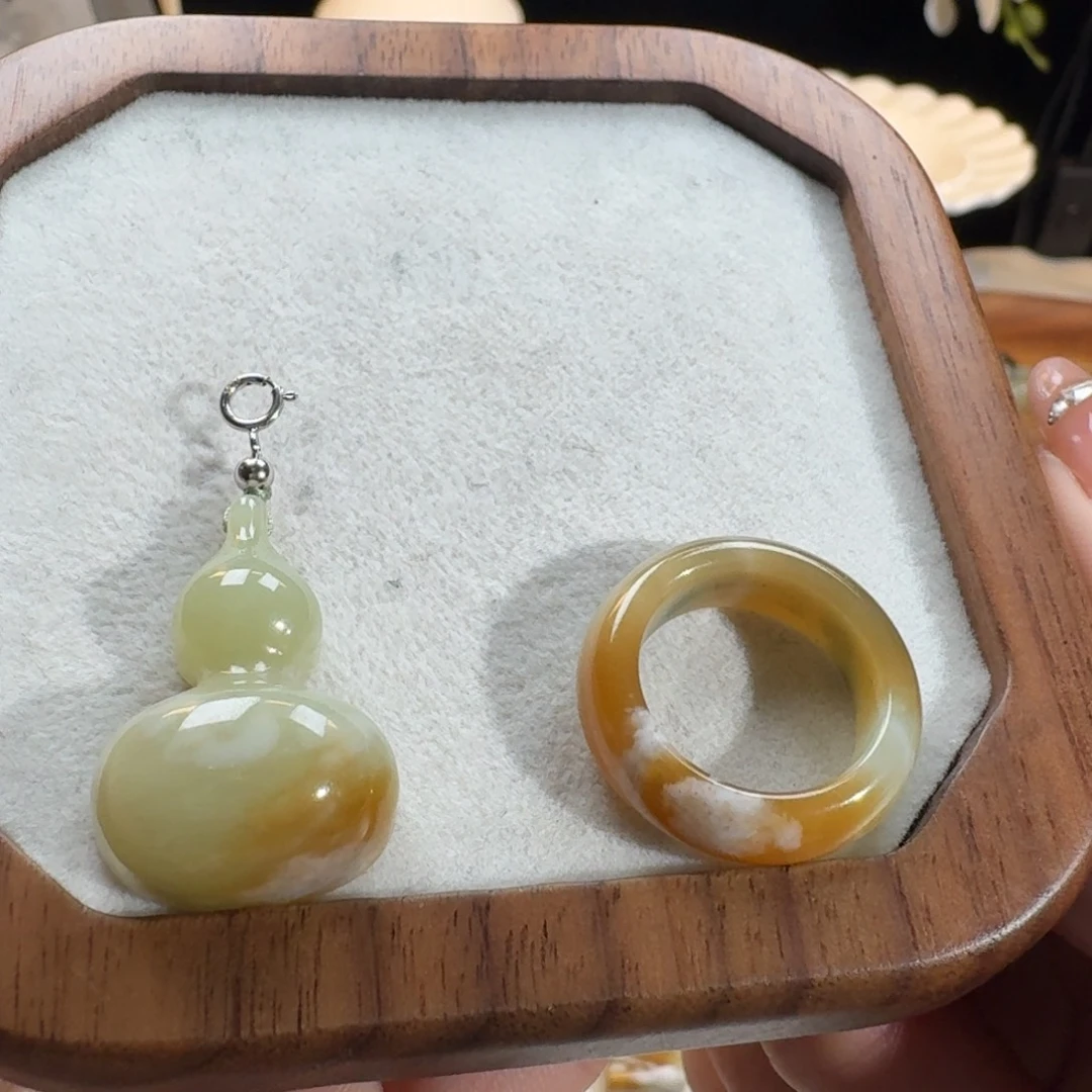 雪***)和田玉（糖玉）未镶嵌颈饰