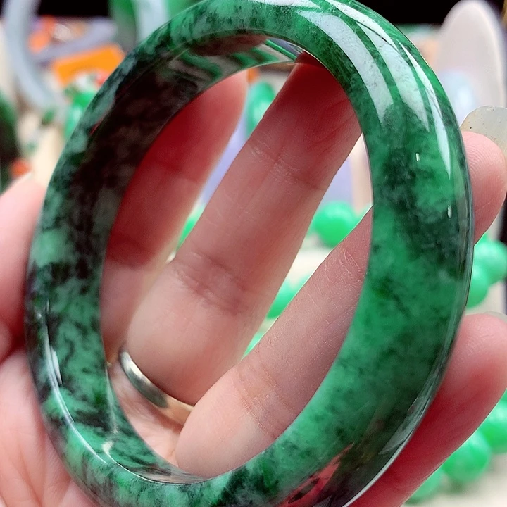 翡翠未镶嵌手镯翡翠