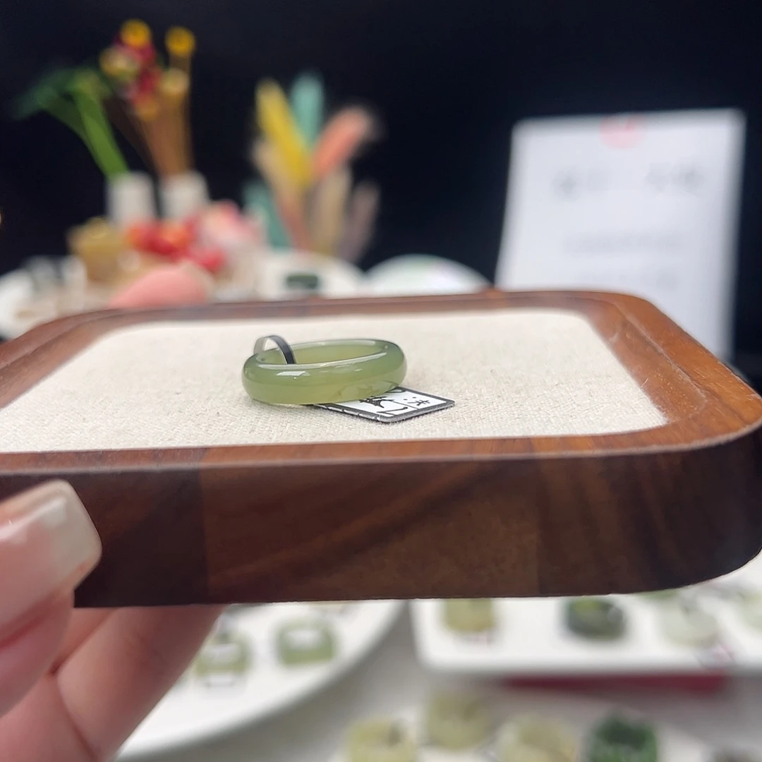 和田玉（糖玉）未镶嵌戒指k86 菠菜绿圆条16 不退换