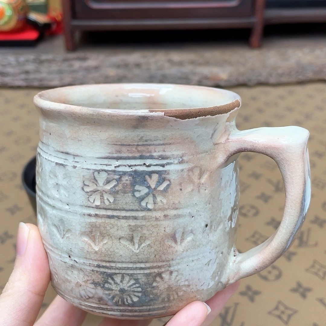 吴**虑脱釉马克杯马克杯