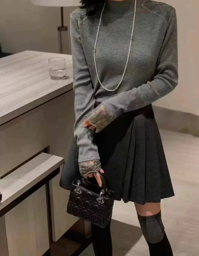 Z.X 蕾丝喇叭袖拼接打底毛衣 3333（A6）