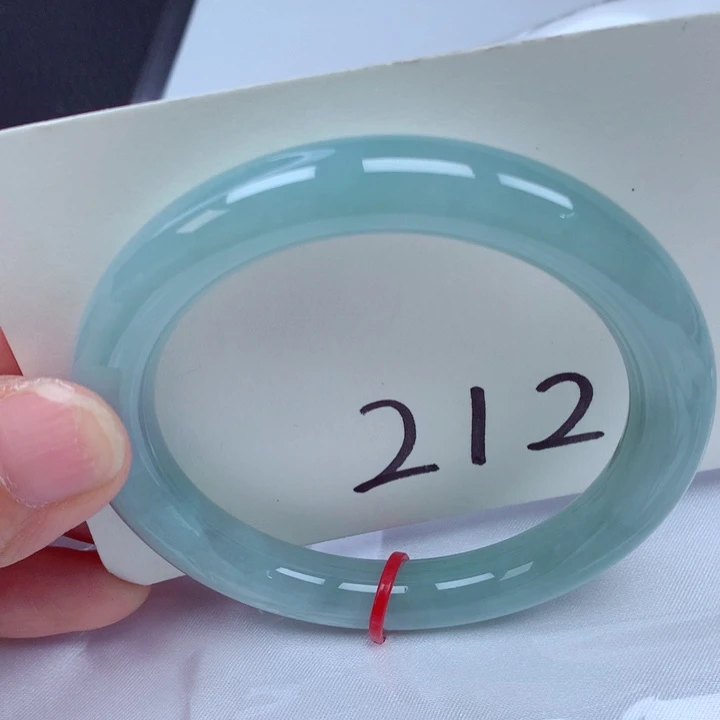 翡翠手镯未镶嵌翡翠